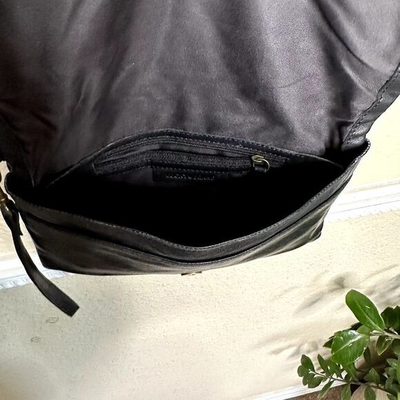 Lucky Brand Kune Studded Leather Crossbody Clutch Black Brass Nashville Keychain - Picture 4 of 7